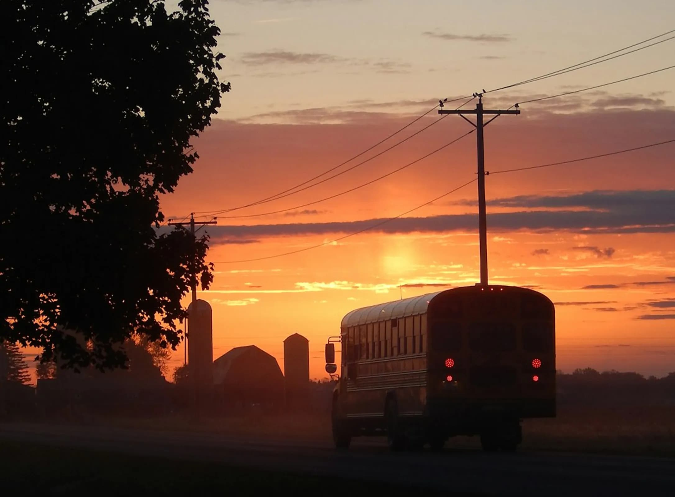 Country Lyrics Generator with Storytelling